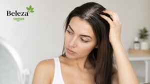 Oleosidade excessiva no cabelo. Aprenda como controlar a oleosidade capilar com dicas práticas e naturais sem ressecar os fios.